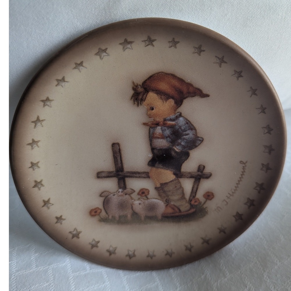 Goebel Hummel‎ Farm Boy Miniature Plate 1989 Motif Hum 989 Germany 3.125in